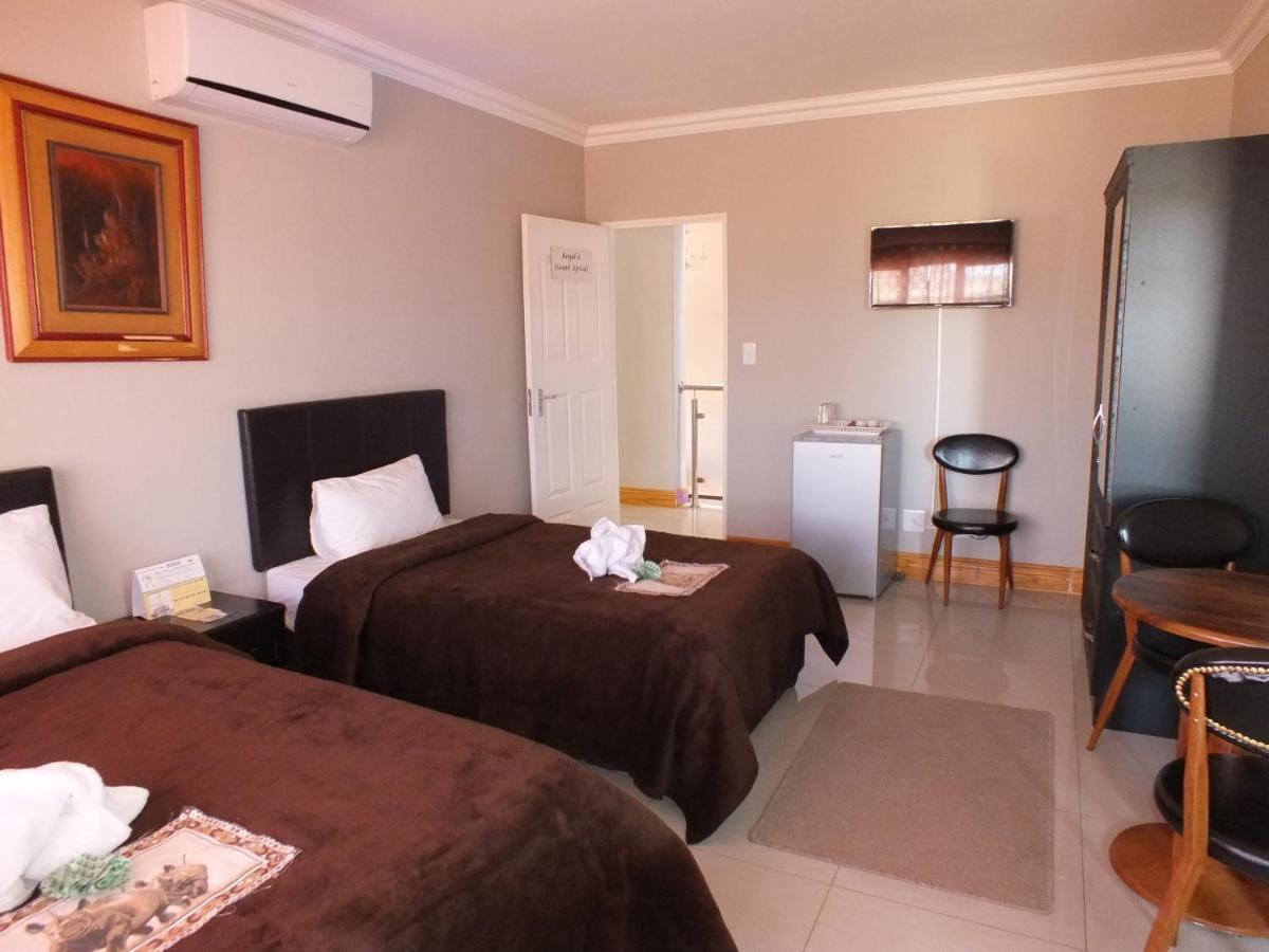 Royal Castle Guest House Windhoek Buitenkant foto