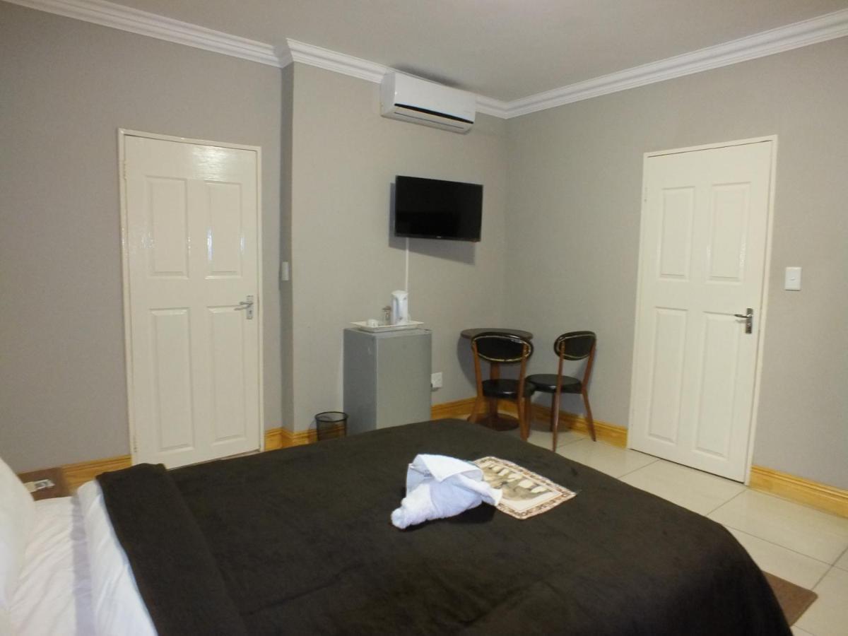 Royal Castle Guest House Windhoek Buitenkant foto