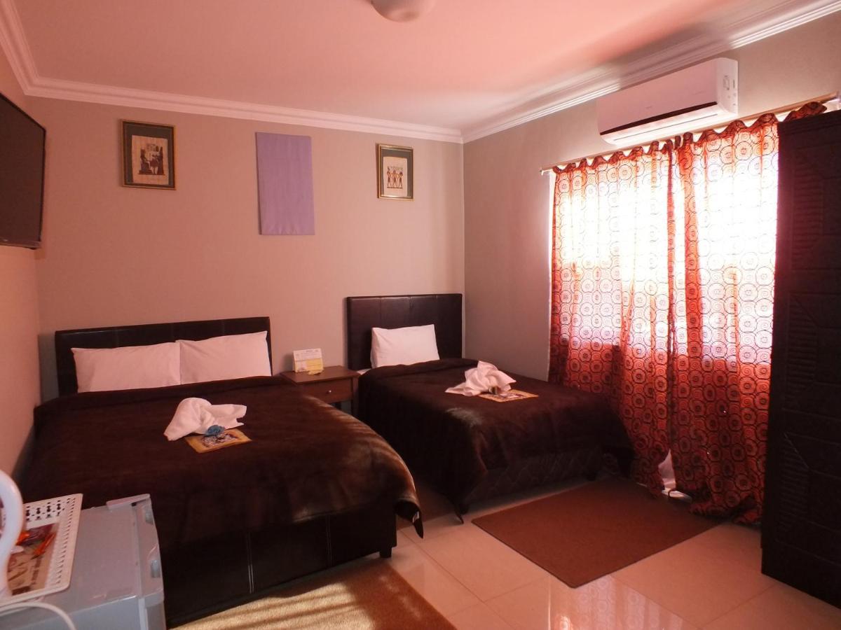 Royal Castle Guest House Windhoek Buitenkant foto