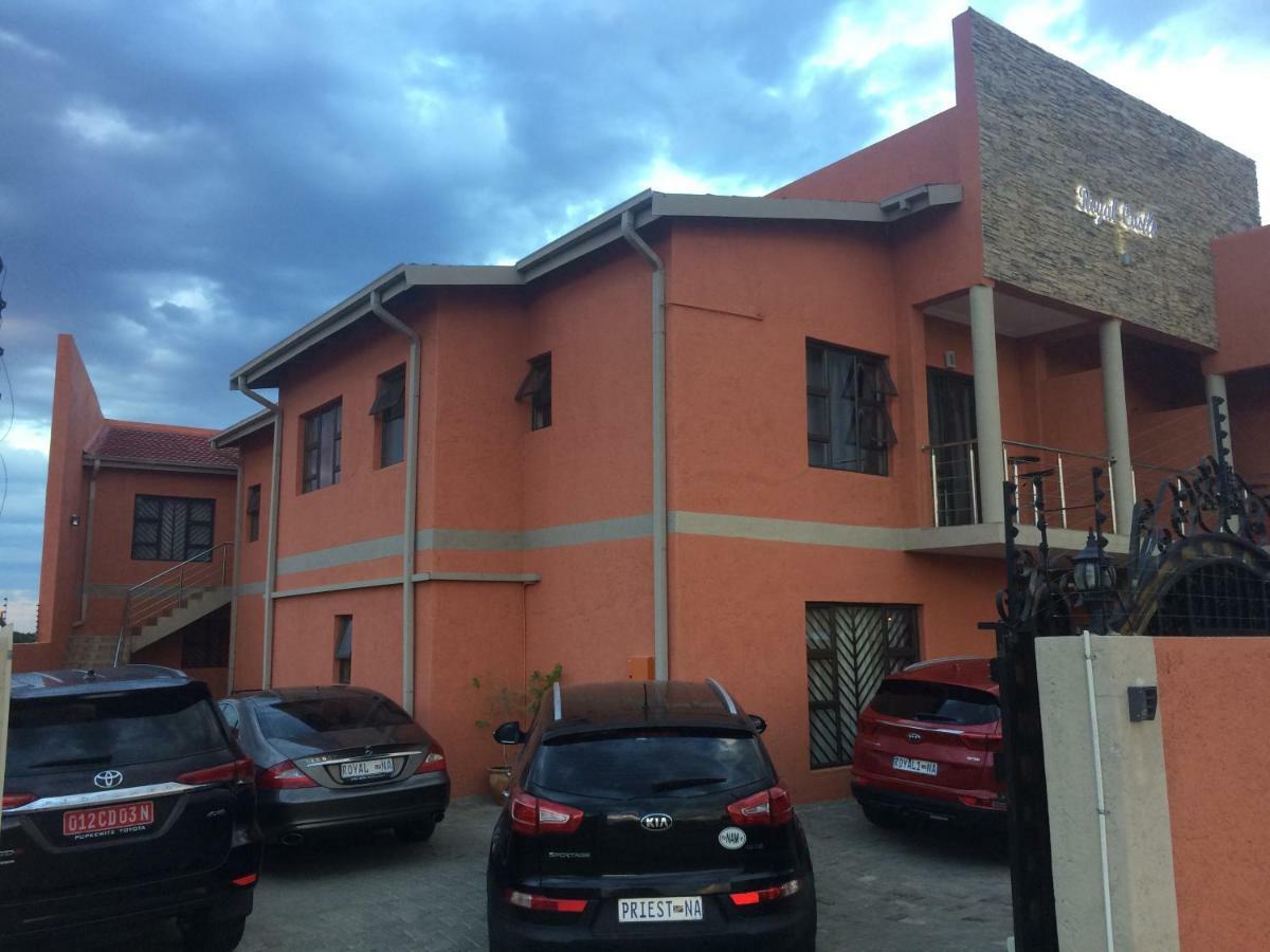 Royal Castle Guest House Windhoek Buitenkant foto